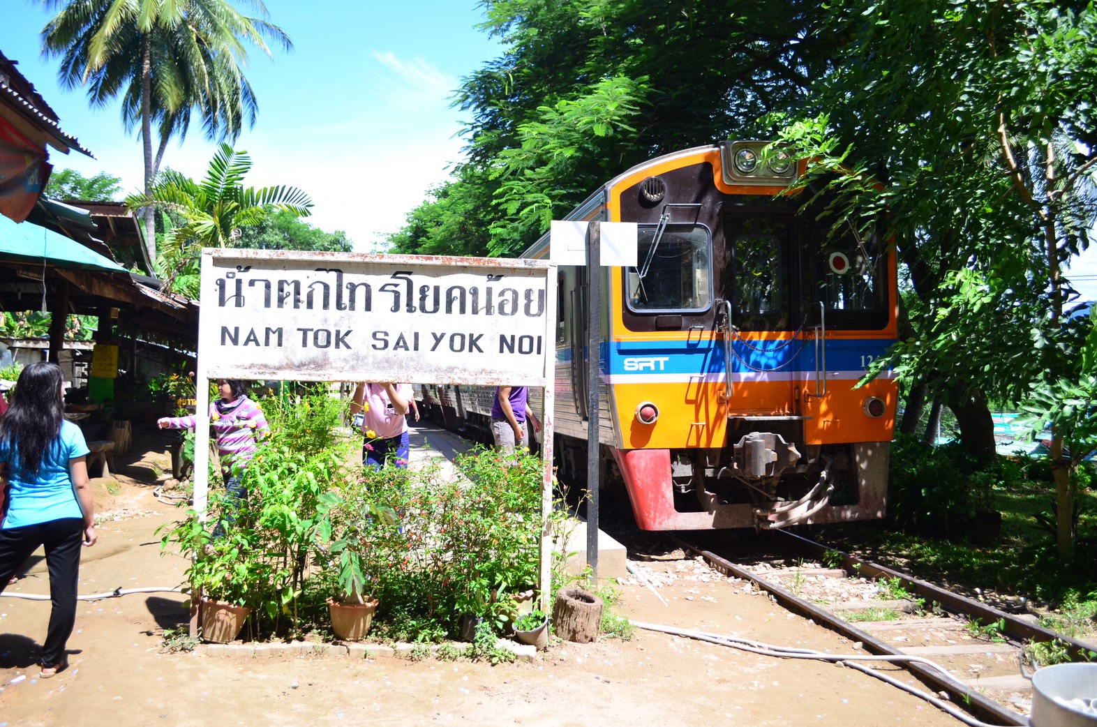 “การรถไฟฯ” ประกาศงดเดินขบวนรถพิเศษนำเที่ยววันหยุด พร้อมแจ้งคืนเงินตั๋วโดยสารเต็มราคา เพื่อหลีกเลี่ยงการเดินทางในช่วงการแพร่ระบาดไวรัสโควิด–19