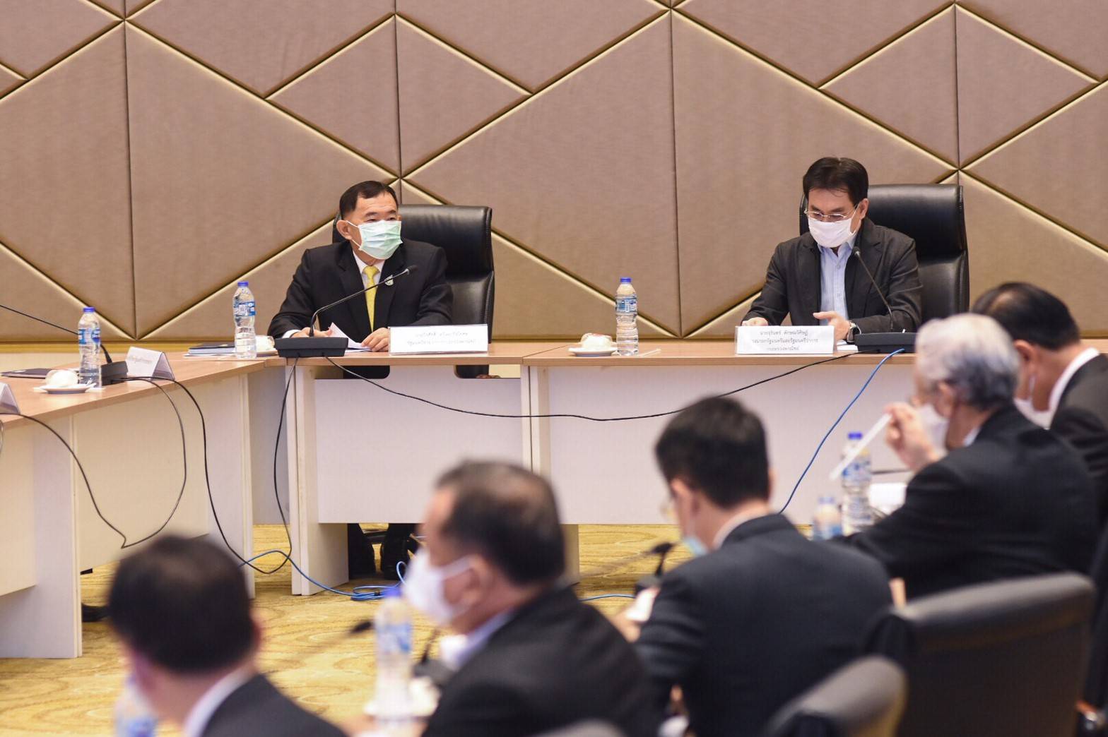 กรอ.พาณิชย์​ มีมติตั้งวอร์รูม​ คุม 7 กลุ่มสินค้าสำคัญ เพื่อดูแลทั้งระบบตลอดห่วงโซ่การผลิตจนถึงการบริโภค​ รับมือสถานการณ์​ Covid-19