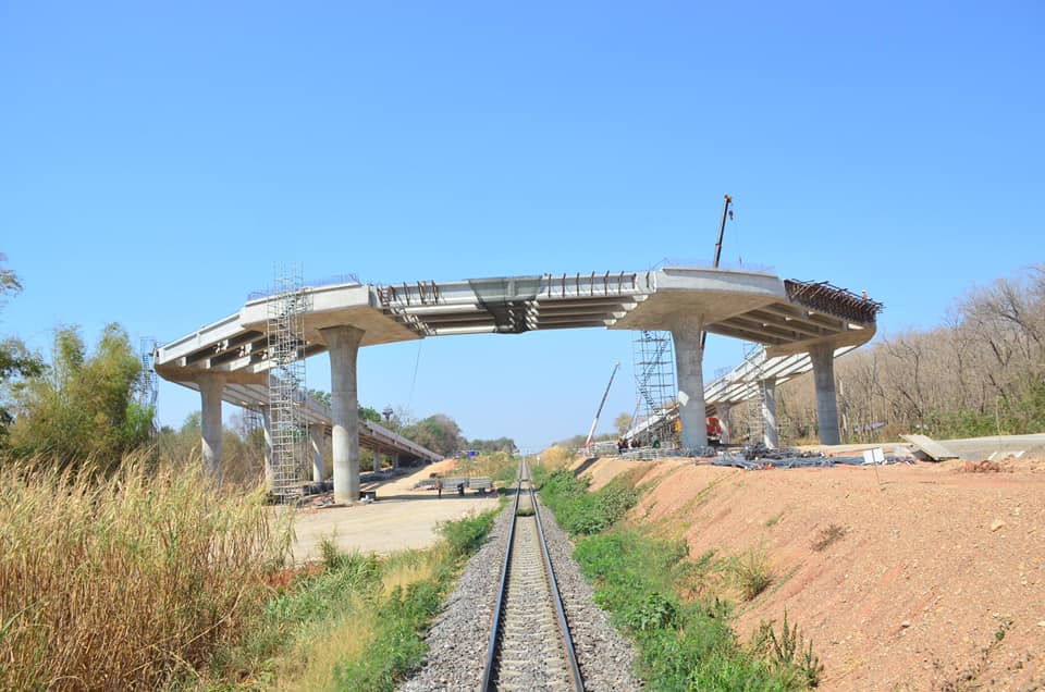 การรถไฟฯ รายงานความคืบหน้าการก่อสร้างโครงการรถไฟทางคู่ ช่วงมาบกะเบา - ชุมทางถนนจิระ เดือนกุมภาพันธ์ 63 สร้างเร็วกว่าแผนงานที่วางไว้ คาดแล้วเสร็จตามกำหนดเวลา