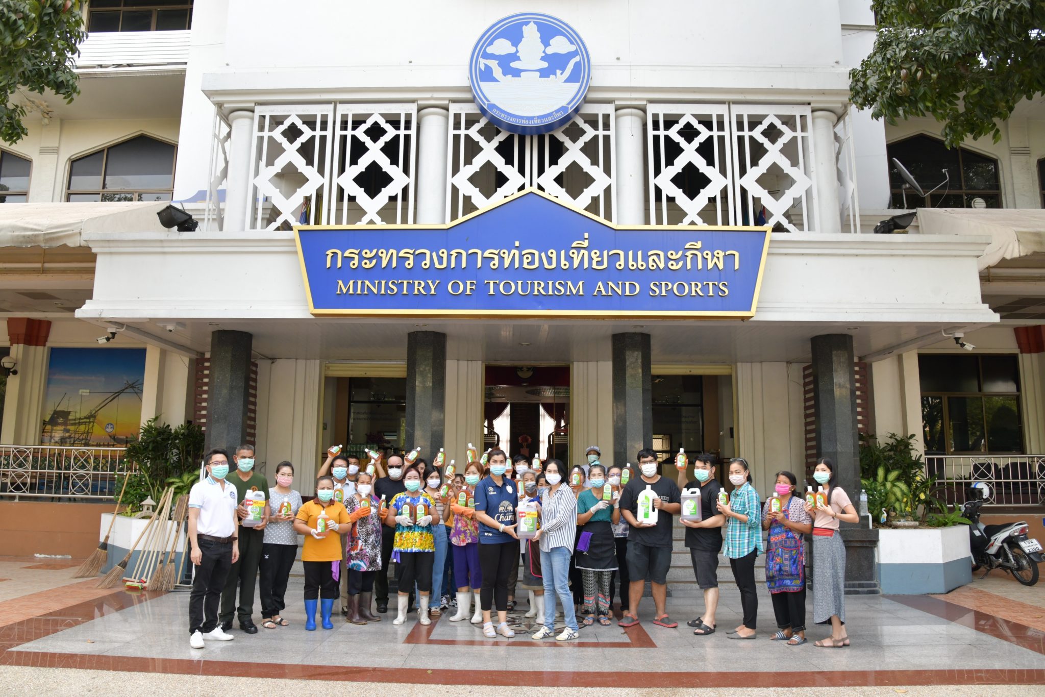 ก.ท่องเที่ยว​และ​กีฬา​ ร่วมกับ ผลิตภัณฑ์​เดทตอล และสำนักงานเขตป้อมปราบ​ศัตรู​พ่าย​ ทำกิจกรรม​ Big cleaning ป้องกันเชื้อโควิด-19