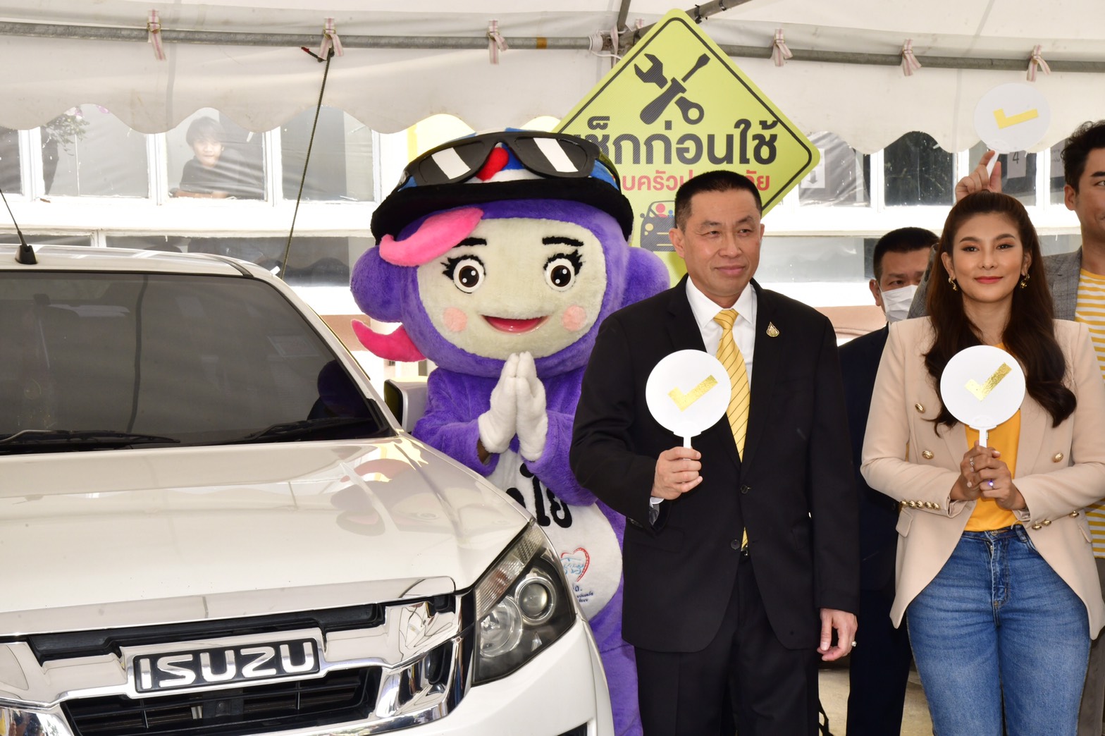 ศักดิ์สยาม ชวนคนไทยร่วมใจแก้ปัญหา ฝุ่นพิษ PM 2.5  เช็กรถก่อนใช้ ครอบครัวปลอดภัย สังคมไทยปลอดฝุ่น