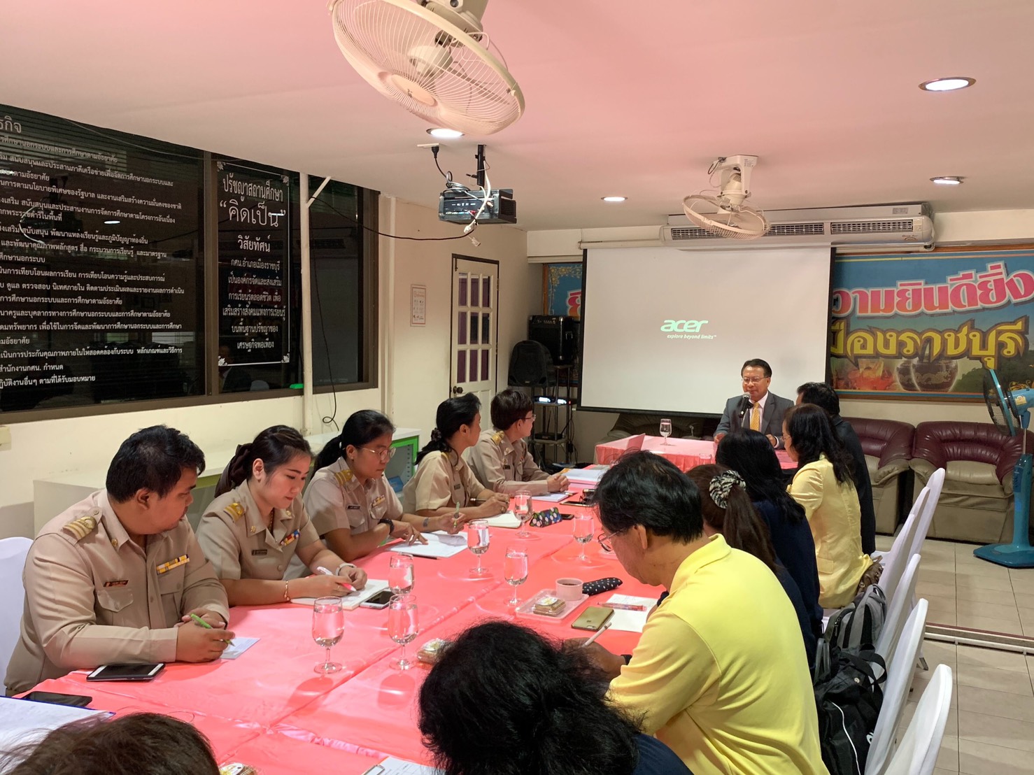 ครูโอ๊ะ ยกห้องสมุดเฉลิมราชกุมารี จ. ราชบุรีเป็นต้นแบบห้องสมุดอิเลคทรอนิกส์ e- library สำหรับห้องสมุดในสังกัดกศน. ทั่วประเทศ