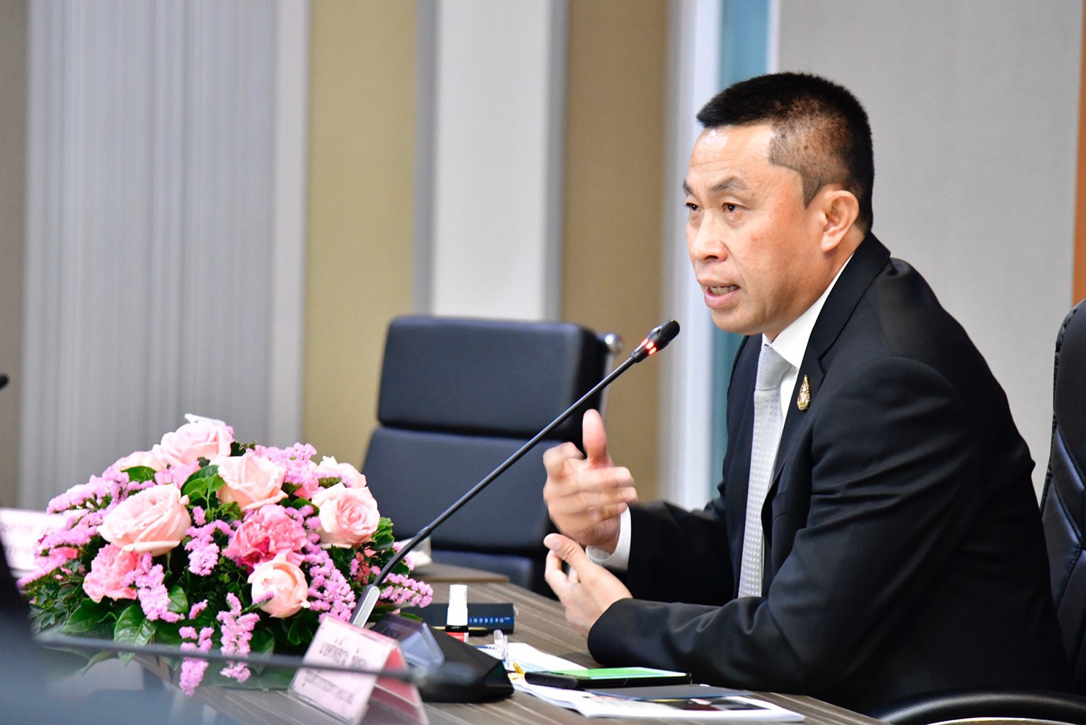 รมว.คมนาคม มอบนโยบายด่วน สั่งกรมทางหลวงจ้างงานภาคเกษตรกรทั่วประเทศ ชดเชยสูญรายได้เพาะปลูกพืชหน้าแล้ง