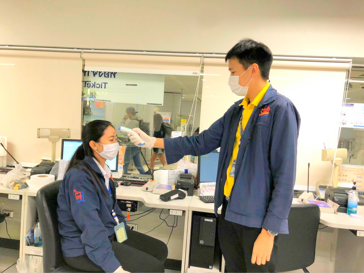 รถไฟฟ้าแอร์พอร์ต เรล ลิงก์ เพิ่มมาตรการปฏิบัตการสถานีในการทำความสะอาดและฆ่าเชื้อโรคเหรียญโดยสารก่อนนำออกใช้ในระบบ