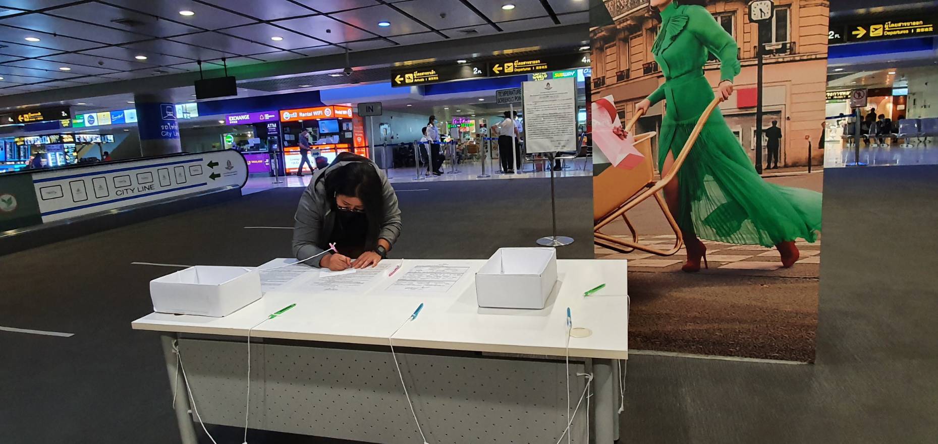 แอร์พอร์ต เรล ลิงก์ ขอความร่วมมือผู้โดยสารรถไฟกรอกแบบคำถามสุขภาพ (ต.8 คค ) เมื่อเดินทางข้ามเขตพื้นที่กรุงเทพมหานครที่สถานีสุวรรณภูมิ