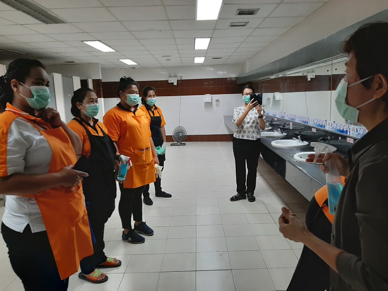 บขส. จัดรณรงค์ให้ความรู้เรื่องเชื้อไวรัส COVID - 19 กับพนักงาน พร้อมกำชับเจ้าหน้าที่เพิ่มความถี่ในการทำความสะอาดจุดที่มีผู้โดยสารสัมผัสบ่อยครั้ง