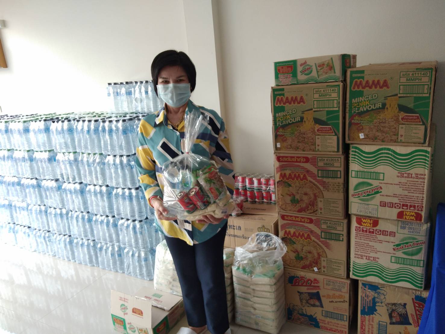 "ส.ส.ศรีนวล" ลงพื้นที่เชียงใหม่ช่วยพี่น้องผู้ประสบปัญหาฝุ่น PM 2.5 และภัยโควิด-19