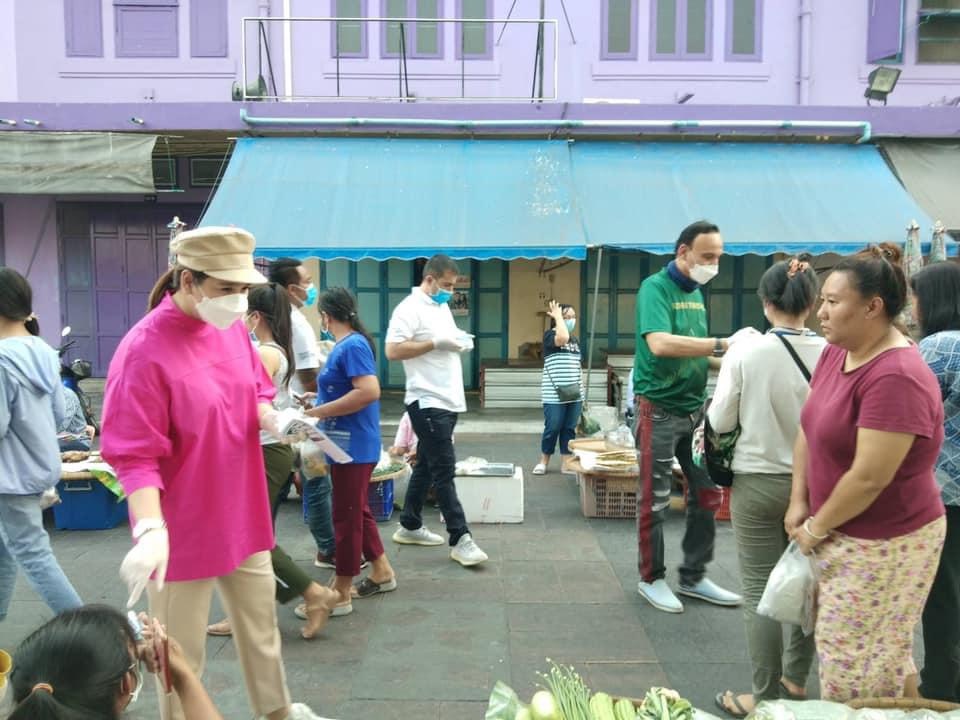 'ชาดา' ส.ส. ภท. จ.อุทัยธานี ห่วงใยประชาชน รุดหน้าแจกเจลล้างมือ ป้องกันโควิด-19