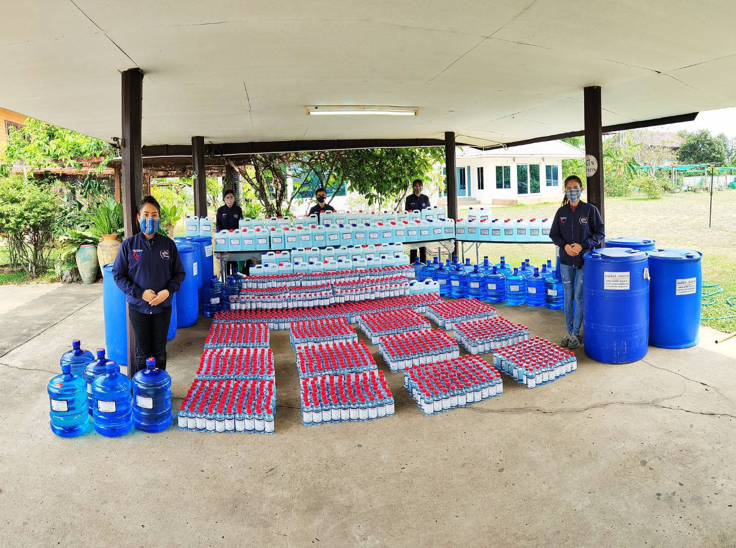 "ภูมิใจไทอำนาจ" ร่วมสู้โควิด ผลิตแอลกอฮอล์เพิ่ม มอบให้แก่โรงพยาบาลส่งเสริมสุขภาพชุมชน ผู้นำหมู่บ้าน และประชาชน ใน จ.อำนาจเจริญ