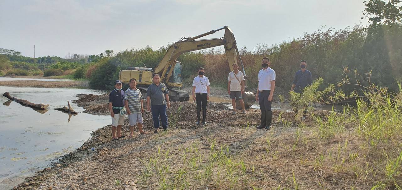 "ส.ส.กฤติเดช" ลงพื้นที่แก้ไขปัญหาภัยแล้งเบื้องต้น และมอบอุปกรณ์ป้องกันการแพร่ระบาดของเชื้อโควิด-19 อ.ลอง จ.แพร่