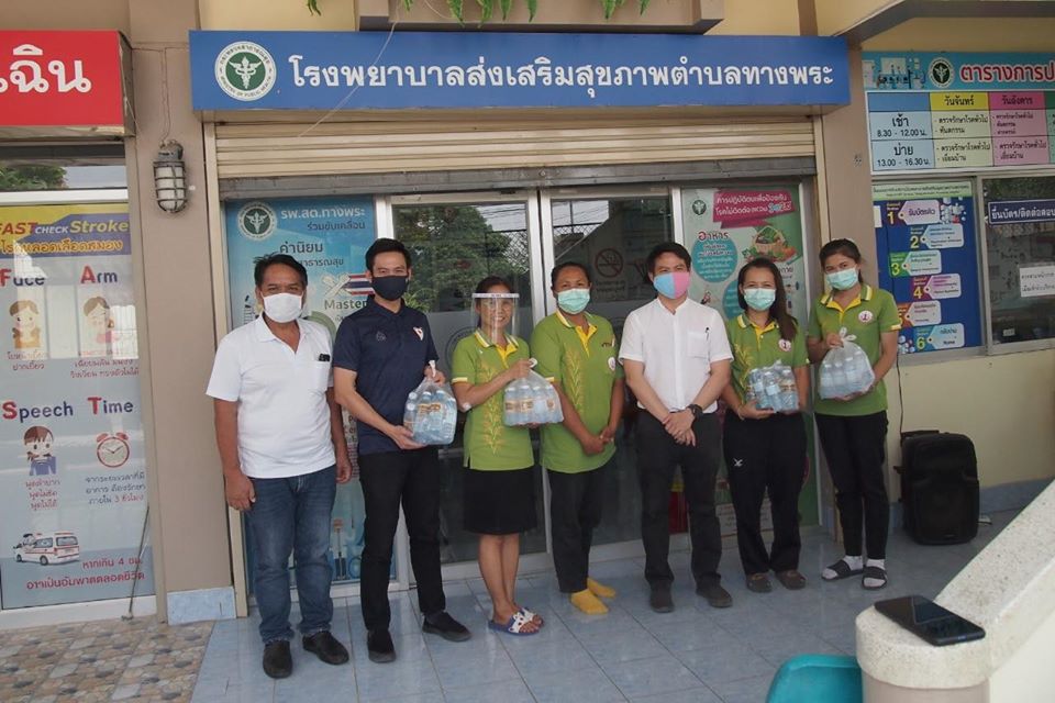 "กรวีร์" และ "ภราดร" ห่วงใยชาวอ่างทอง ลงพื้นที่เยี่ยมและให้กำลังใจจนท.ด่านหน้าที่เสียสละเพื่อส่วนรวม มอบแอลกอฮอล์ป้องกันโควิด-19