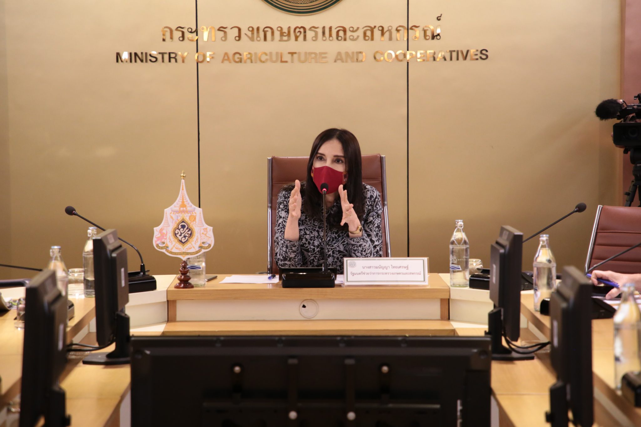 “มนัญญา” รมช.เกษตรฯ ลั่น กรมวิชาการเกษตร และขรก. เกษตรฯ ต้องทวงศักดิ์ศรีที่ดี ทำเพื่อประชาชน เกษตรกร กลับคืนมา พร้อมแสดงจุดยืนต่อ กวอ.ในที่ประชุม 30 เม.ย. ไม่เลื่อนแบนไปปลายปี 63