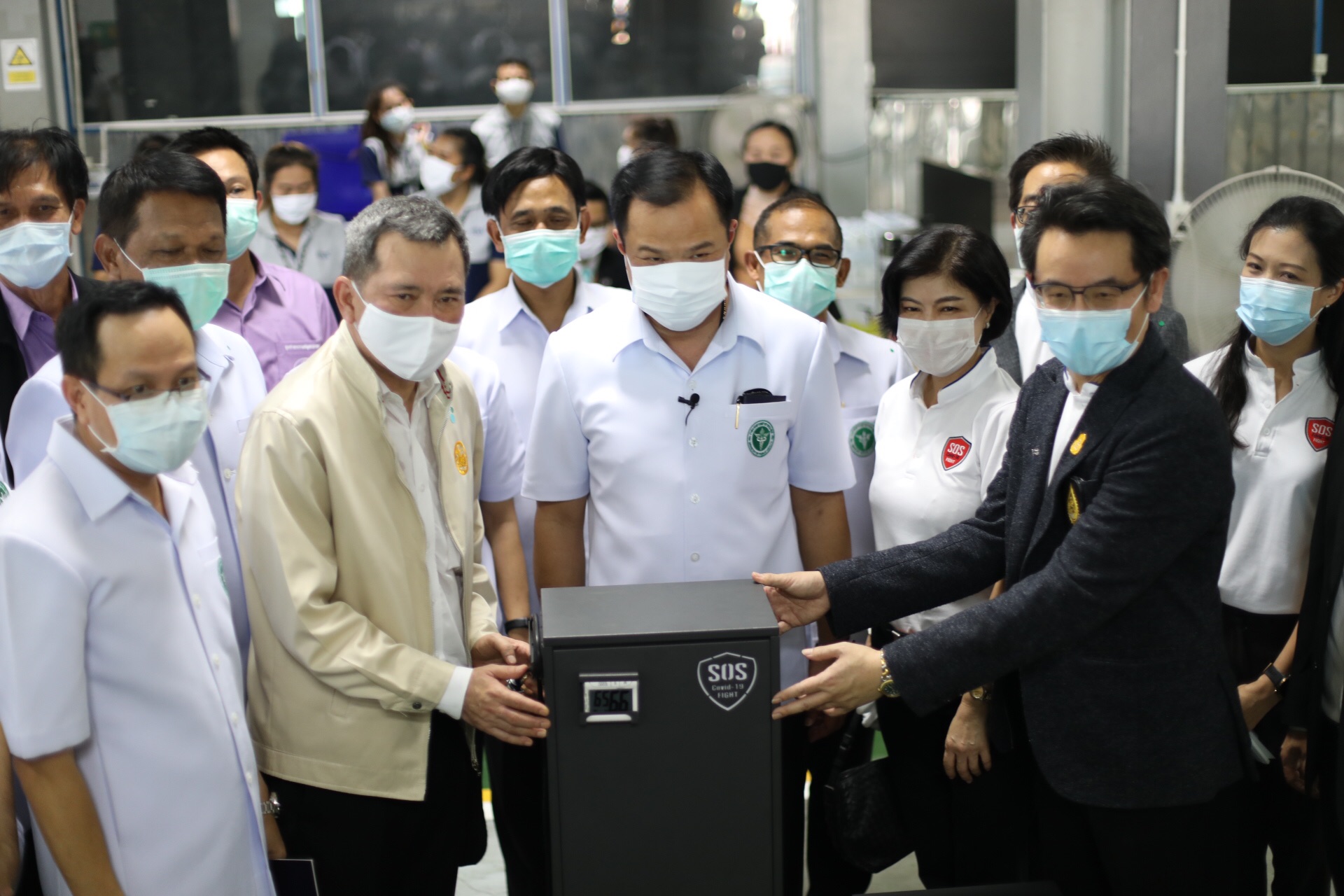 “อนุทิน” รองนายกฯ และรมว.สธ. หารือเอกชน วางแผนผลิตอุปกรณ์ทางการแพทย์รับมือโควิด-19