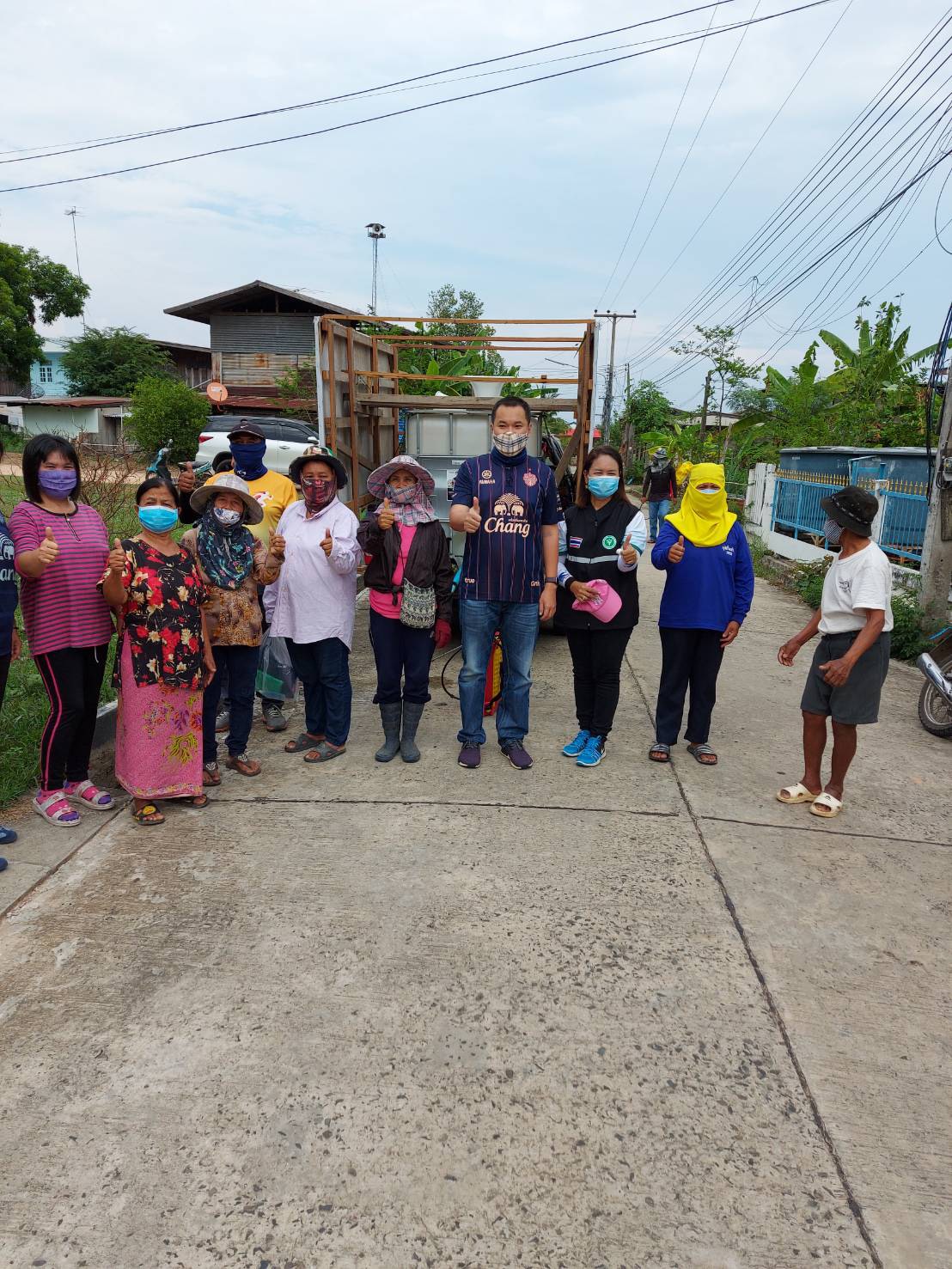 ‘อาสพลธ์’ ส.ส.ศรีสะเกษ ร่วมหยุดเชื้อไวรัส โรคโควิด-19 นำทีมพ่นฆ่าเชื้อในพื้นที่อ.อุทุมพรพิสัย และอ.ห้วยทับทัน