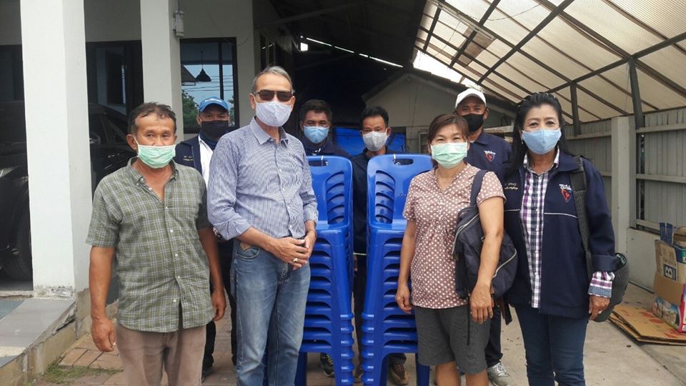 "ส.ส.มณฑล โพธิ์คาย" ลงพื้นที่เยี่ยมผู้ป่วยติดเตียง ผู้สูงอายุ และผู้พิการ พร้อมทั้งมอบเก้าอี้ และชุดโคมไฟโซล่าเซลล์ ให้กับชุมชนในเขตประเวศ และสวนหลวง กทม.