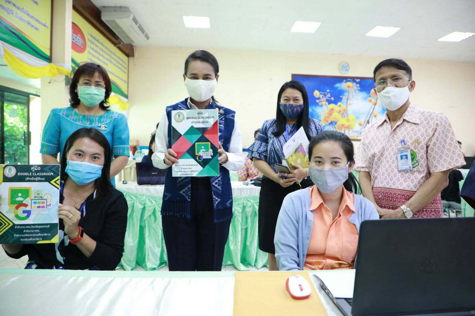 มาดามตามอัธยาศัย ลงพื้นที่เมืองยุทธหัตถีสุพรรณบุรี ชื่นชม กศน.เตรียมการรับ นศ.ได้ดี ฝากสอนอาชีพแก่ผู้ว่างงานจากโควิด-19