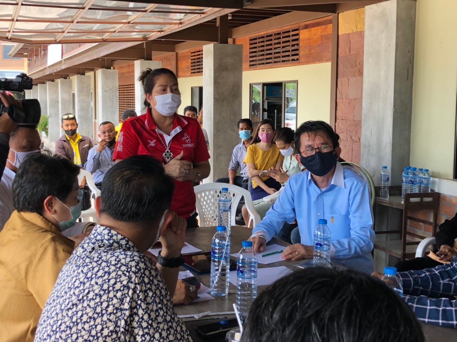 'ดร.นาที' ส.ส.บัญชีรายชื่อ ภท. ร่วมรับฟังความคิดเห็นของผู้ประกอบและภาคประชาชน เพื่อหาแนวทางการแก้ไขปัญหาให้กับผู้ที่ได้รับผลกระทบจากพิษโึควิด-19