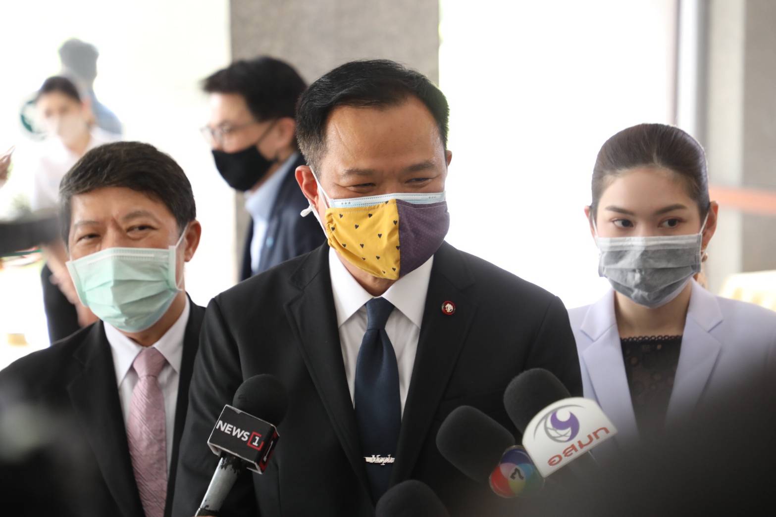 อยากเห็นหน้าคนหากินบนความเดือดร้อนของประชาชน ! "อนุทิน" วอนผู้ประกอบการนำหลักฐานมาชี้แจง ปมขบวนการหักหัวคิว State Quarantine