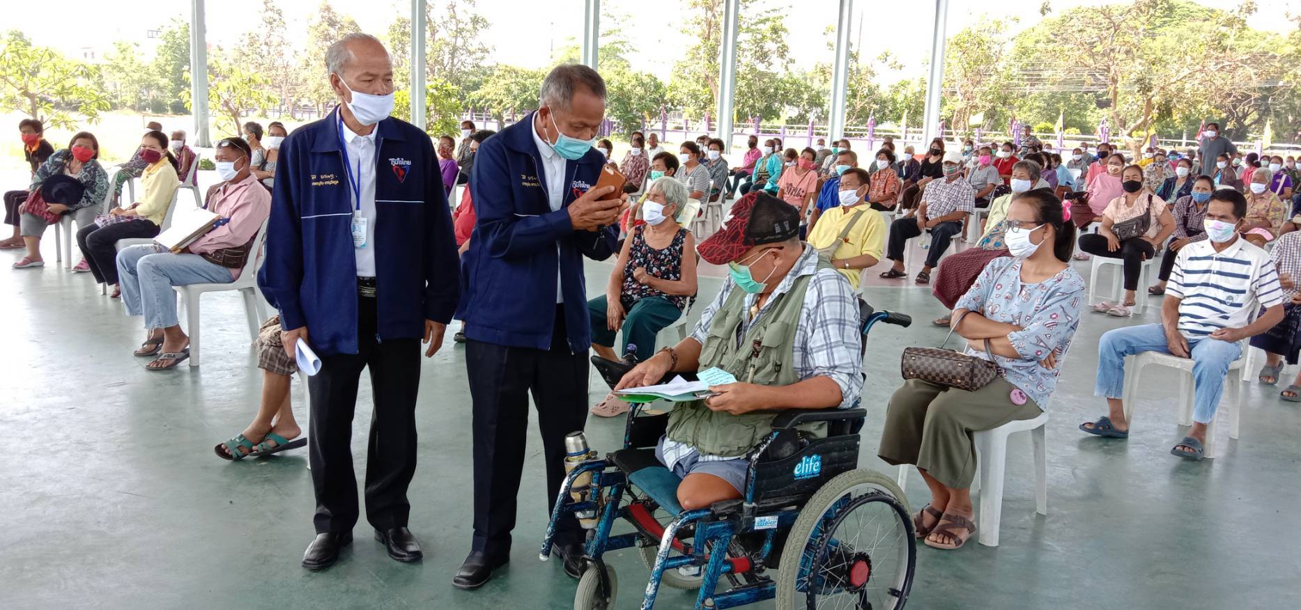 "ส.ส.สำลี" ลงพื้นที่แจกไข่ไก่ ให้กับพี่น้องประชาชน, ผู้พิการ และ กลุ่มเป้าหมาย อย่างต่อเนื่อง ใน จ.มหาสารคาม