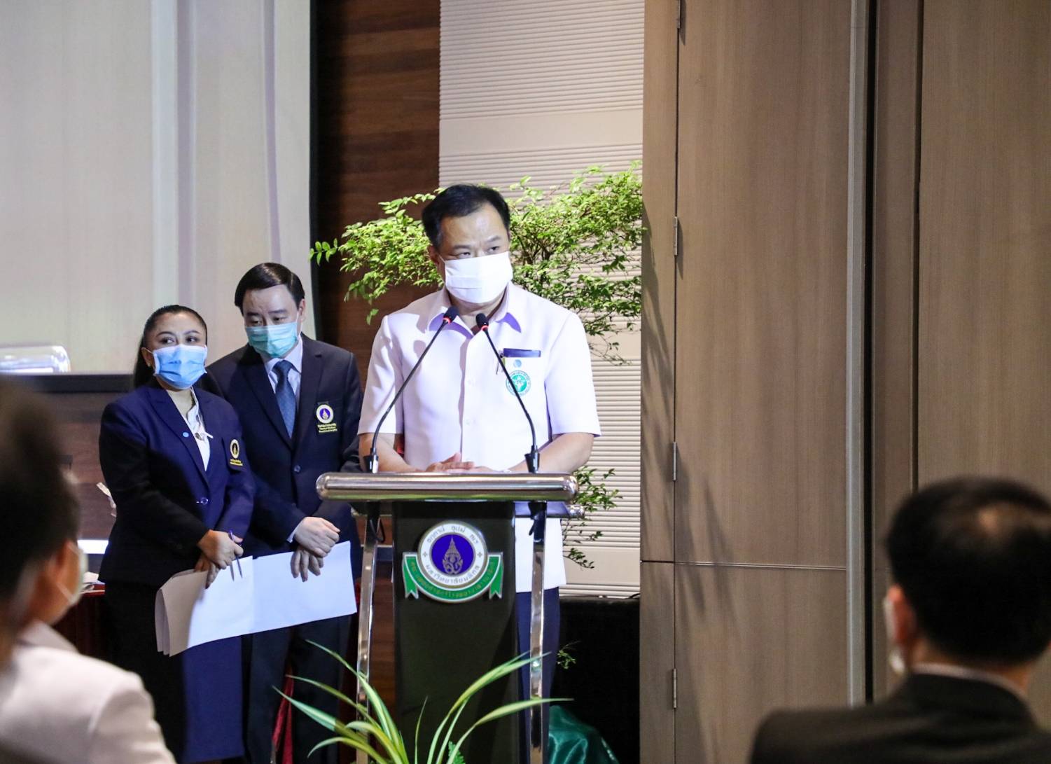 “อนุทิน” มอบวัคซีนไข้หวัดใหญ่แก่โรงพยาบาลรามาธิบดี เร่งเสริมแกร่งด้านสุขภาพแก่ทีมแพทย์ พยาบาล เผย ไทยเดินหน้าวิจัยวัคซีนโควิดแล้ว พร้อมมอบงบก้อนใหม่ สนับสนุนการค้นคว้าวิจัยเต็มที่