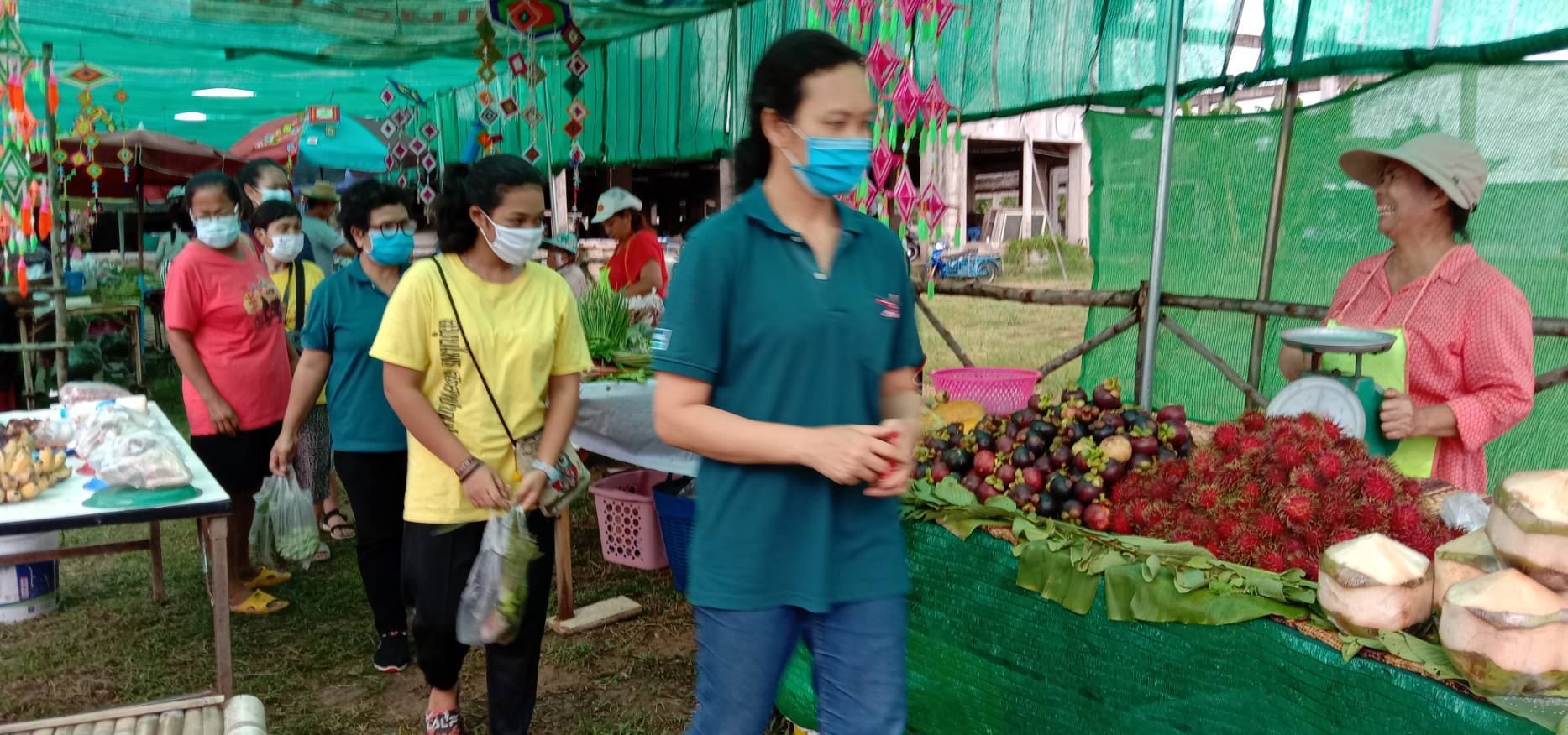 "ส.ส.สำลี" ชู ! ตลาดโฮมฮักสารคาม ส่งเสริมอาชีพ และให้ประชาชนมีรายได้ เพื่อเป็นการแก้ปัญหาปากท้องประชาชน ย้ำ ! ฟรี ค่าสถานที่ ค่าน้ำ ค่าไฟ