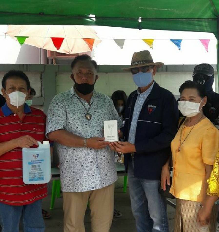 "ส.ส.มณฑล โพธิ์คาย" ลงพื้นที่มอบสิ่งของเพื่อบรรเทาความเดือดร้อนในช่วงวิกฤตโควิด-19 ตามมัสยิด และร่วมพิธีเปิดลานกีฬา ชุมชนเปรมฤทัย 20 เขตประเวศ กทม.