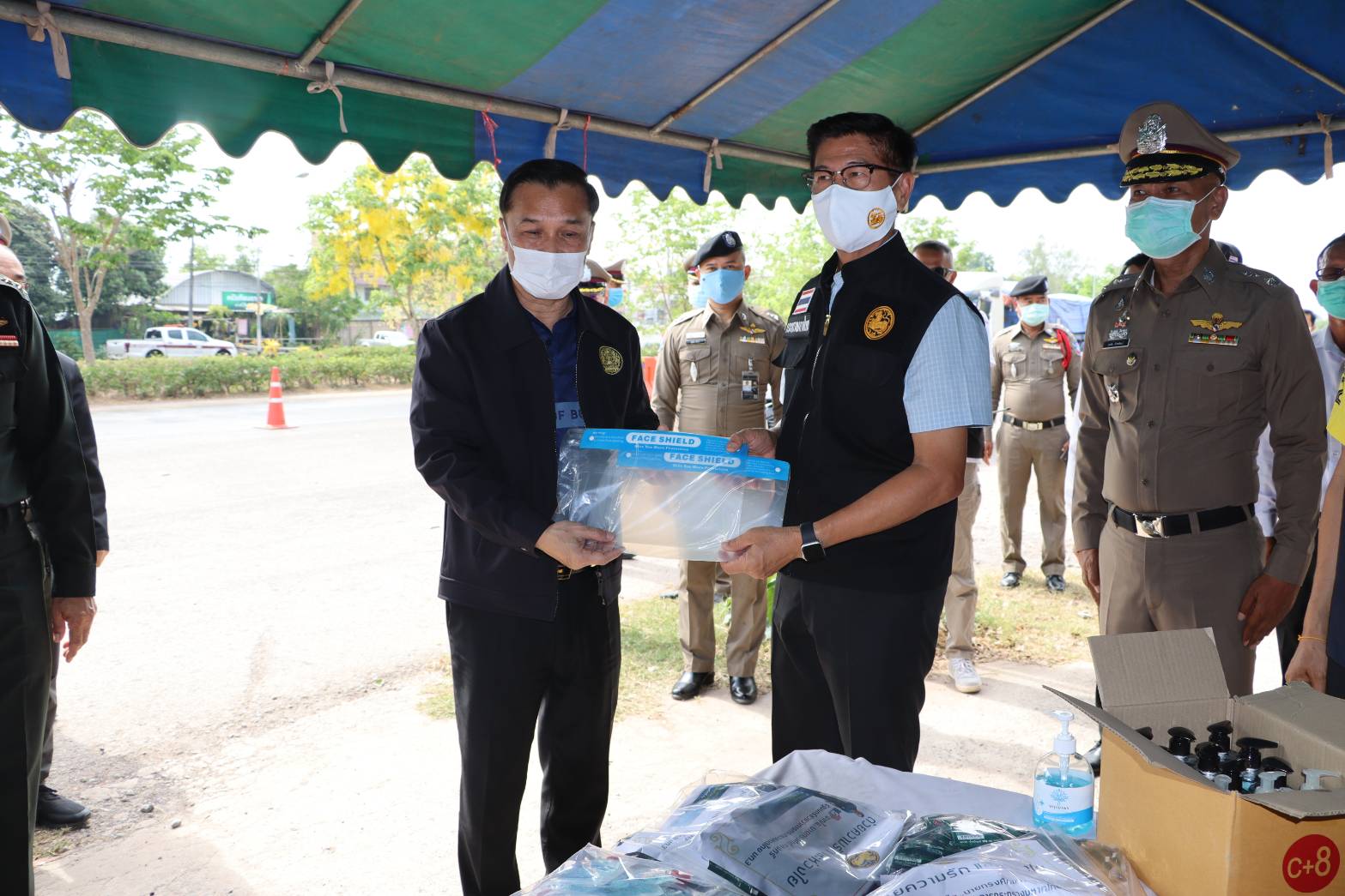 มท.3 ตรวจเยี่ยมด่านคัดกรองโควิด-19 หนองคาย ให้กำลังใจเจ้าหน้าที่ผู้ปฏิบัติงาน พร้อมกำชับการปฏิบัติหน้าที่