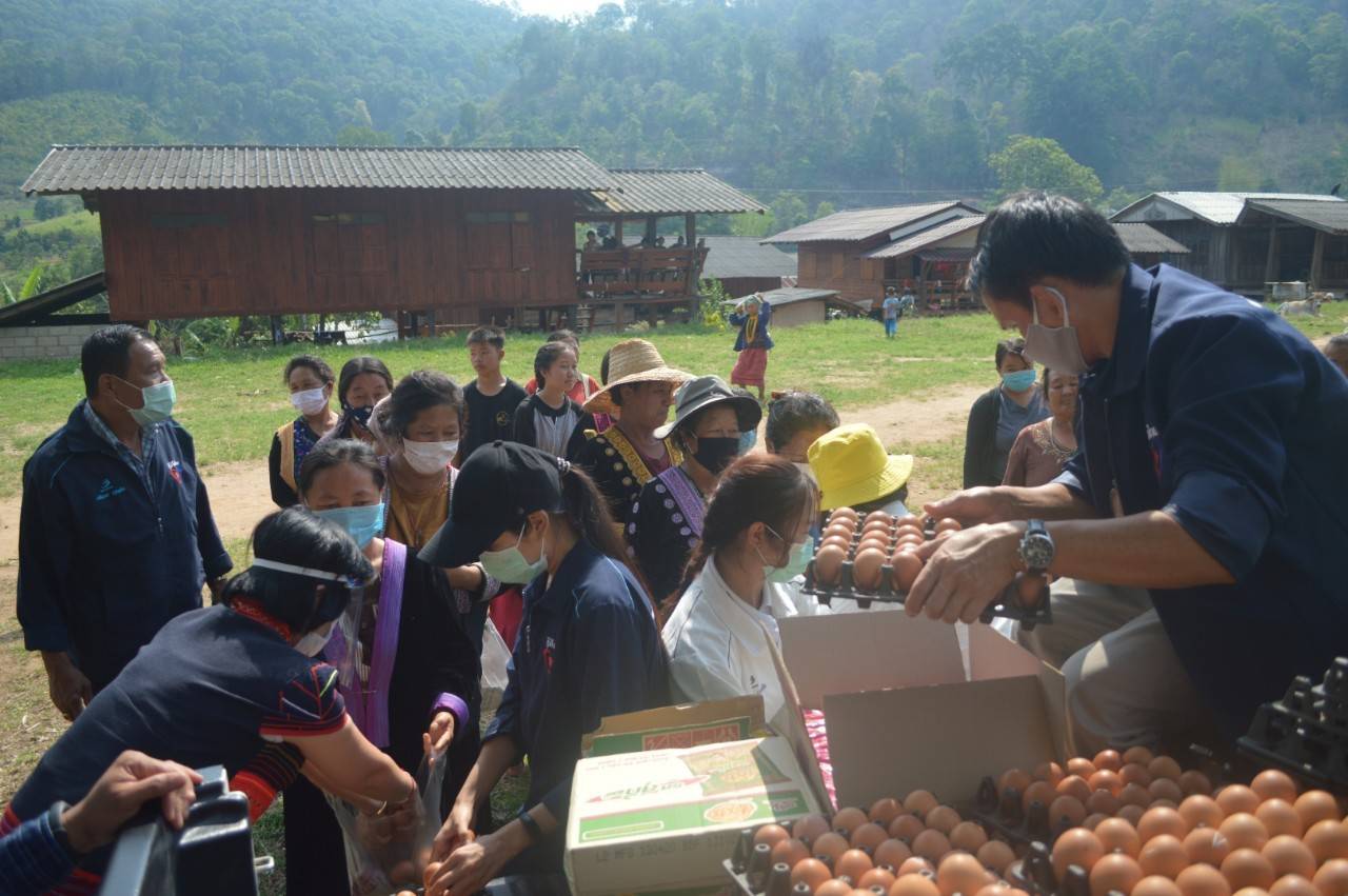 "ส.ส.ศรีนวล" ลงพื้นที่มอบสิ่งของให้กับชาวบ้านในพื้นที่ ต.แม่วิน อ.แม่วาง จ.เชียงใหม่ และ มอบทุนสมทบการก่อสร้างอาคาร รพ.สต. บ้านห้วยข้าวลีบ