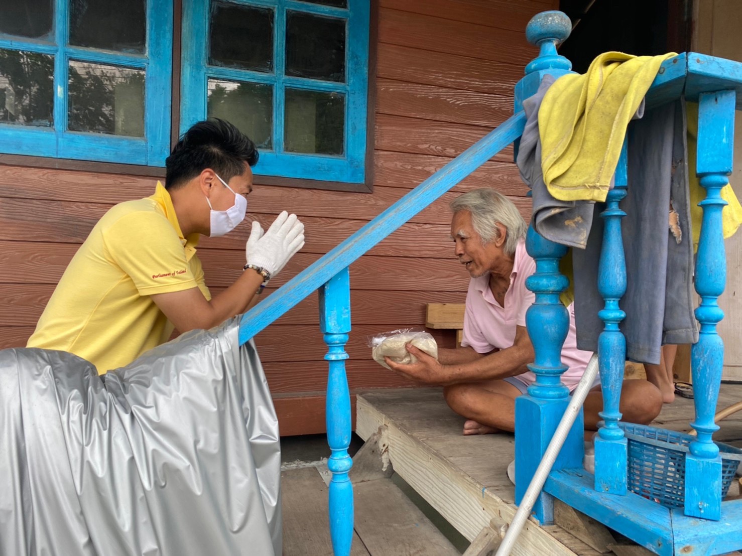 วันแรงงานแห่งชาติ "ส.ส.อนาวิล" ยังคงลงพื้นที่เขต 3 ปทุมธานี ต่อเนื่อง ช่วยพี่น้องประชาชนบรรเทาความเดือดร้อน