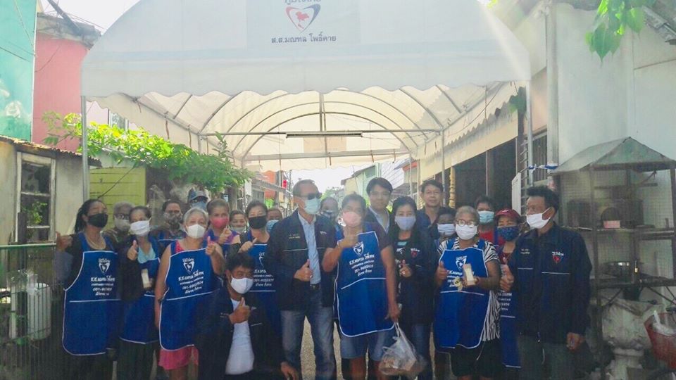 "ส.ส.มณฑล" ห่วงใยประชาชน ลงพื้นที่มอบโคมไฟโซล่าเซลล์ และผ้ากันเปื้อนให้กับร้านอาหาร ในชุมชน เขตสวนหลวง กทม. อย่างต่อเนื่อง