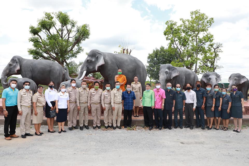 เสมา3 เยี่ยม “วินิตศึกษา” ต้นแบบศูนย์เรียนรู้ศาสตร์พระราชาที่ยั่งยืน พร้อมฝากชาว กศน.ลพบุรี ทำทุกวันด้วยความภาคภูมิใจ คงความดี-รักษาผลงานเชิงประจักษ์เช่นนี้ไว้ตลอดไป