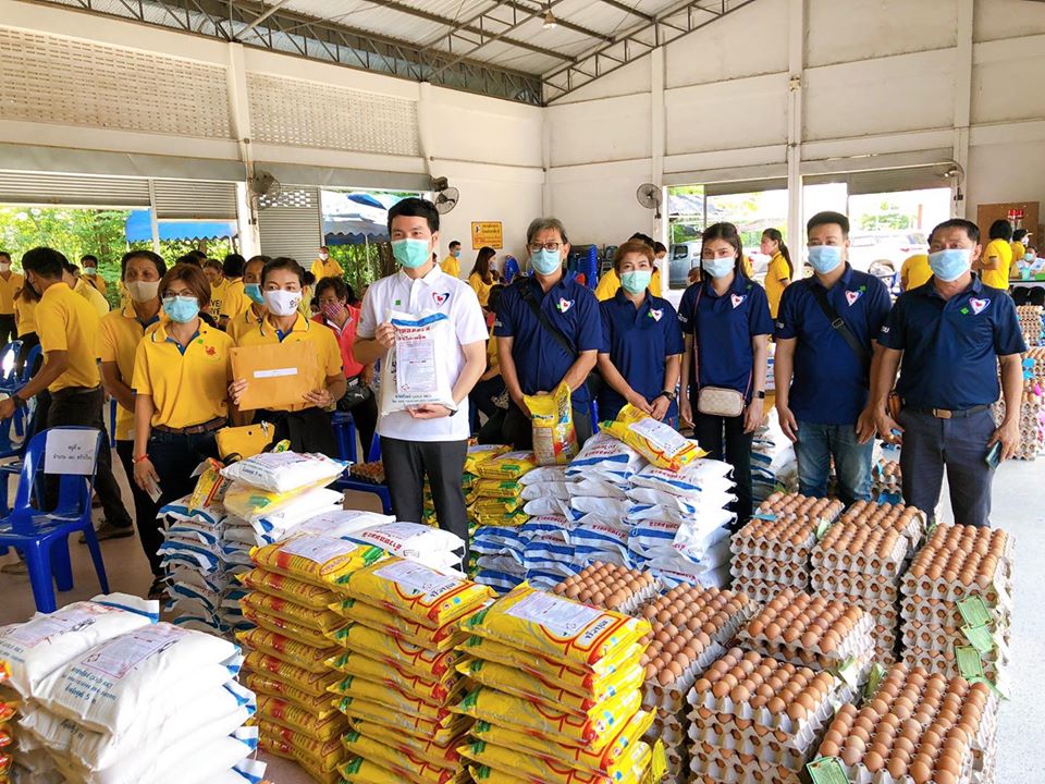 "กิตติชัย" ส.ส.ฉะเชิงเทรา ร่วมเปิดโครงการบรรเทาความเดือดร้อนจากผลกระทบสถานการณ์แพร่ระบาดของโรคติดเชื้อไวรัสโควิด-19 (ระยะที่ 2) ผ่านกิจกรรม "ปันอิ่ม เพื่อเศรษฐกิจชุมชน ตำบลบางพระ" อ.เมือง จ.ฉะเชิงเทรา