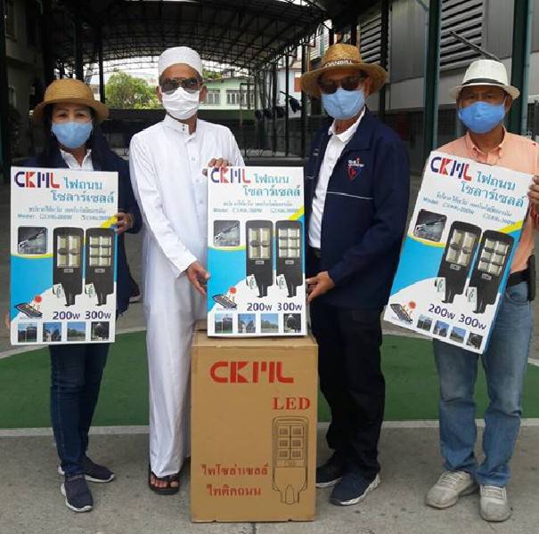 "ส.ส.มณฑล โพธิ์คาย" ลงพื้นที่เขตสวนหลวงมอบความสว่างไสวให้กับชุมชนต่อเนื่อง และรับเรื่องร้องเรียนจากชาวชุมชนร่วมใจพัฒนา เขตประเวศ กทม.