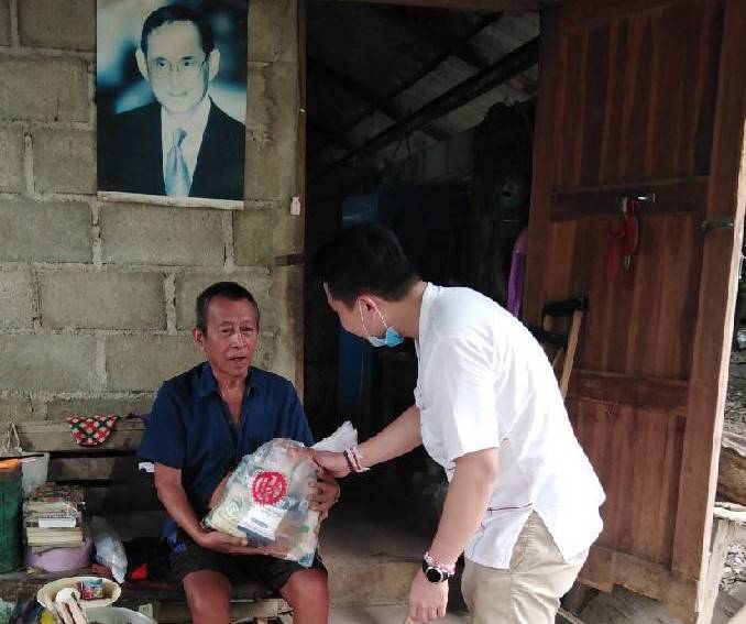 "ส.ส.เอกการ" ลุยทุกพื้นที่ พร้อมช่วยเหลือชาวบ้านในพื้นที่เขต 1 จ.แพร่ อย่างต่อเนื่อง รับฟังปัญหาจากชาวบ้าน พร้อมเร่งแก้ไขเรื่องที่จำเป็นก่อน