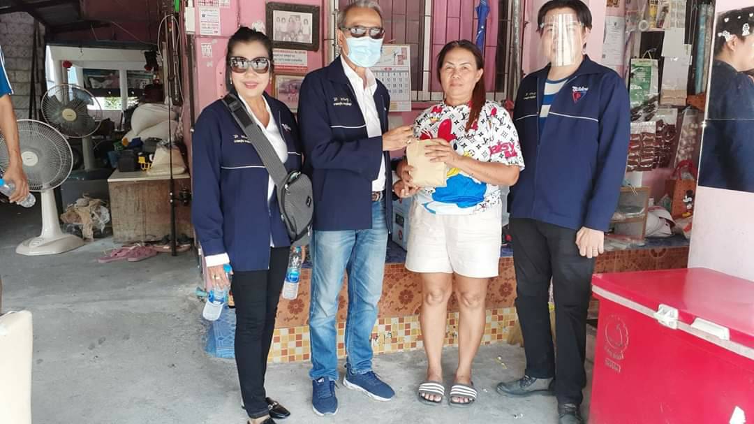 “มณฑล” ส.ส.กรุงเทพฯ  ลงพื้นที่เยี่ยมให้กำลังใจพี่น้องประชาชน พร้อมมอบสิ่งของจำเป็น ร่วมแบ่งปันความสุข