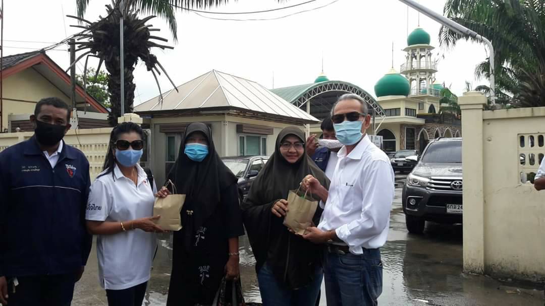 “มณฑล” ส.ส.กรุงเทพฯ เขต 20 ลงพื้นที่เยี่ยมให้กำลังใจพี่น้องประชาชน และผู้สูงอายุ ในชุมชน เขตสวนหลวง