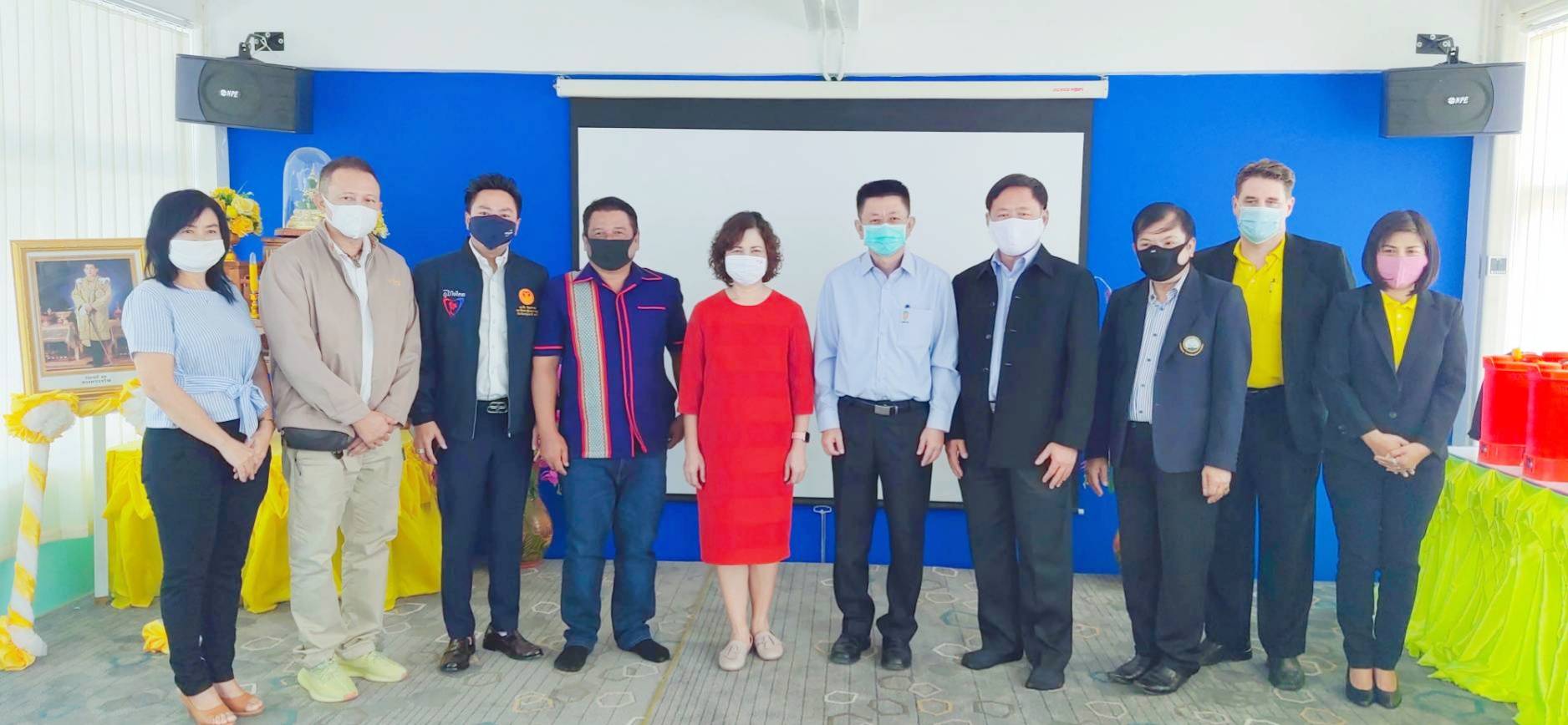 "ส.ส.อนาวิล" ส.ส.ปทุมฯ ห่วงใยเด็กและเยาวชน ลงพื้นที่เฝ้าระวังดูแลนักเรียนในช่วงจะเปิดเทอมอย่างเป็นทางการ