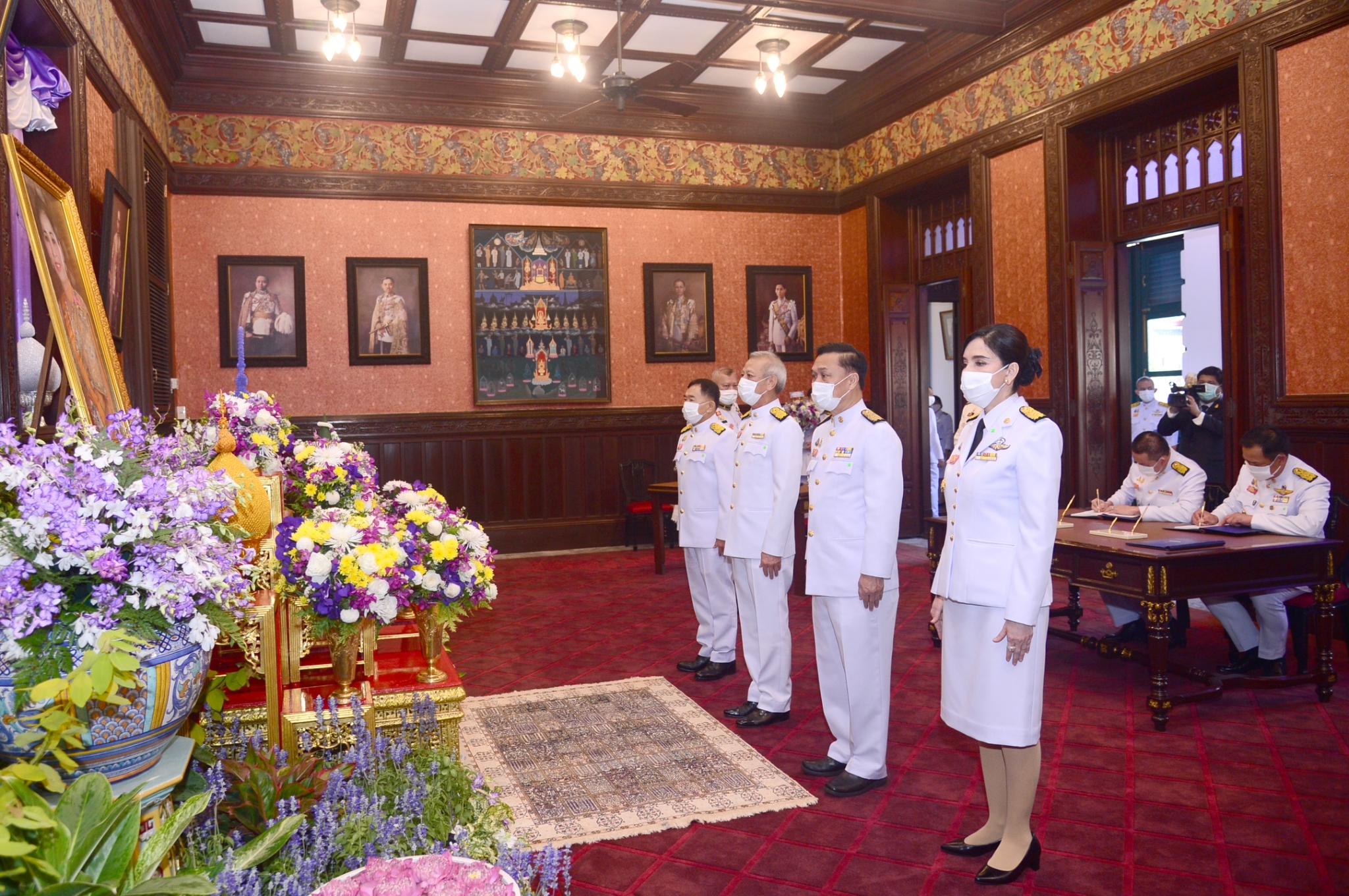 "รมช.มนัญญา" ร่วมลงนามถวายพระพรชัยมงคลสมเด็จพระนางเจ้าสุทิดา พัชรสุธาพิมลลักษณ พระบรมราชินี เนื่องในโอกาสวันเฉลิมพระชนมพรรษา 3 มิถุนายน 2563