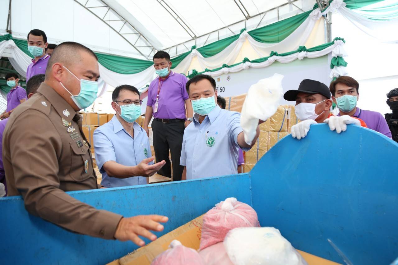 “อนุทิน” ตั้งเป้า สธ.ลุยบำบัดคนติดยา 2.1 แสนคน ตัดตอนวงจรยาเสพติด คืนคนดี กลับสู่สังคม