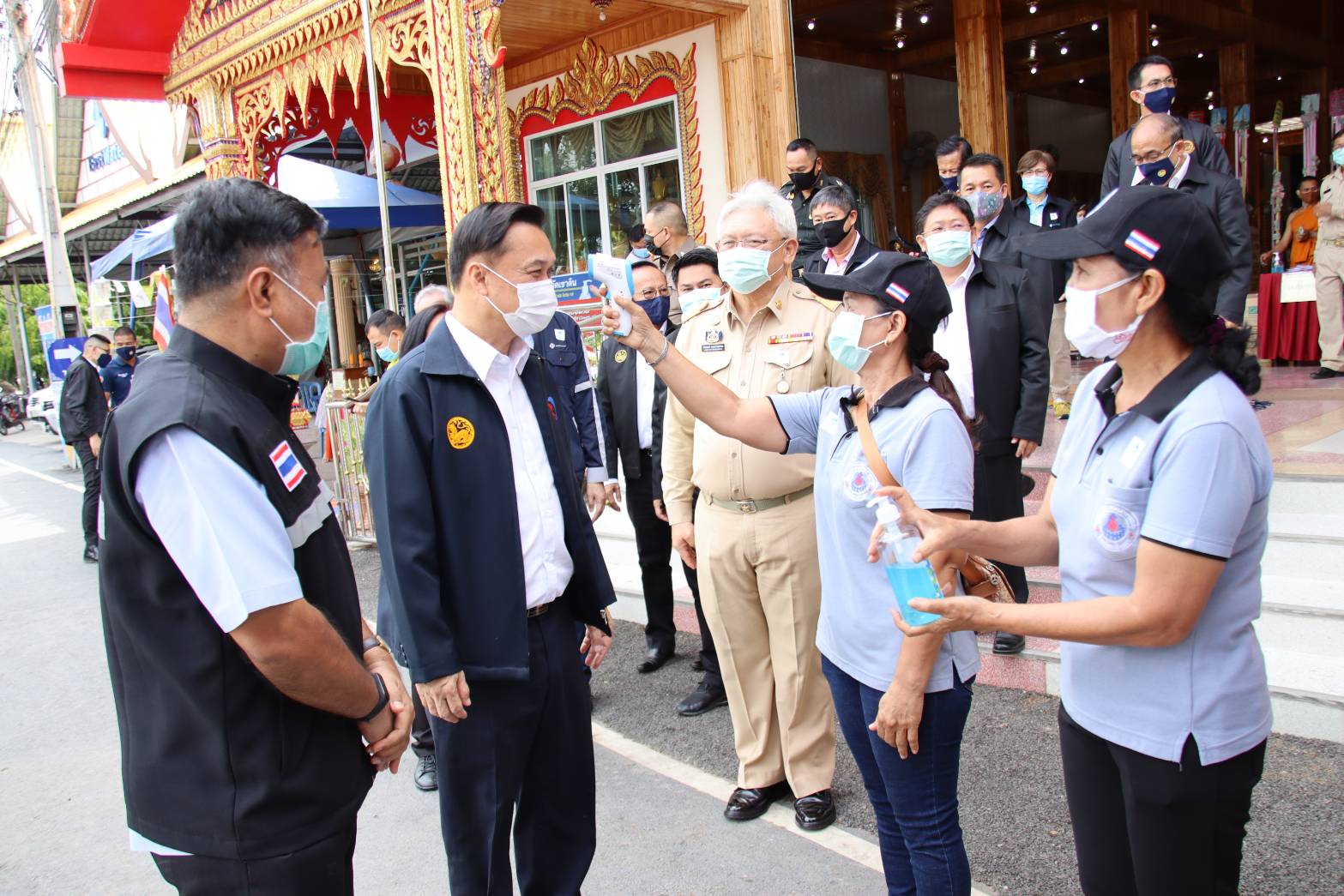 มท. 3 ลงพื้นที่ฉะเชิงเทรา มอบถุงยังชีพร่วมกับอีสท์ วอเตอร์ เพื่อบรรเทาความเดือดร้อนแก่ประชาชนช่วงโควิด-19 