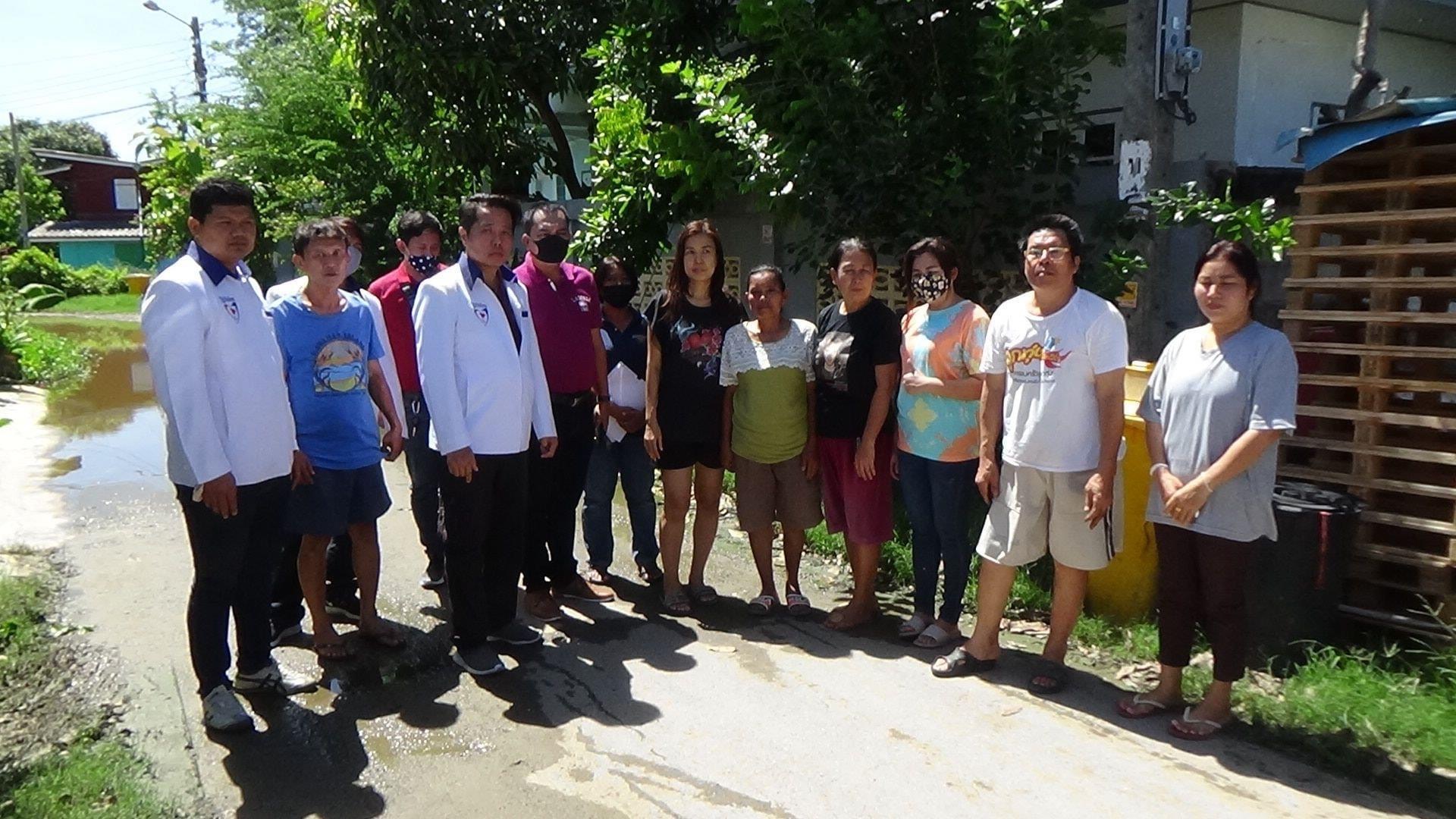 ‘ส.ส.โชติพัฒน์’ ลงพื้นที่รับฟังปัญหาพร้อมหาแนวทางแก้ไขภายหลังได้รับเรื่องราวร้องทุกข์จากชาวบ้านให้ช่วยน้ำท่วมขังนานนับ 10 ปี ไม่มีหน่วยงานแก้ไข เทียนทะเล 20