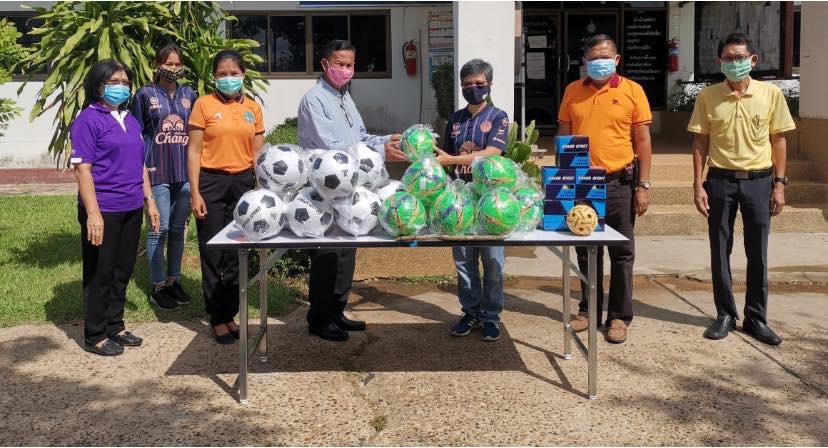 ภูมิใจไทอำนาจ สนับสนุนด้านการกีฬาแก่เด็กและเยาวชน พร้อมมอบอุปกรณ์กีฬาต่างๆ ให้กับให้สถานศึกษา และชุมชน ใน จ.อำนาจเจริญ