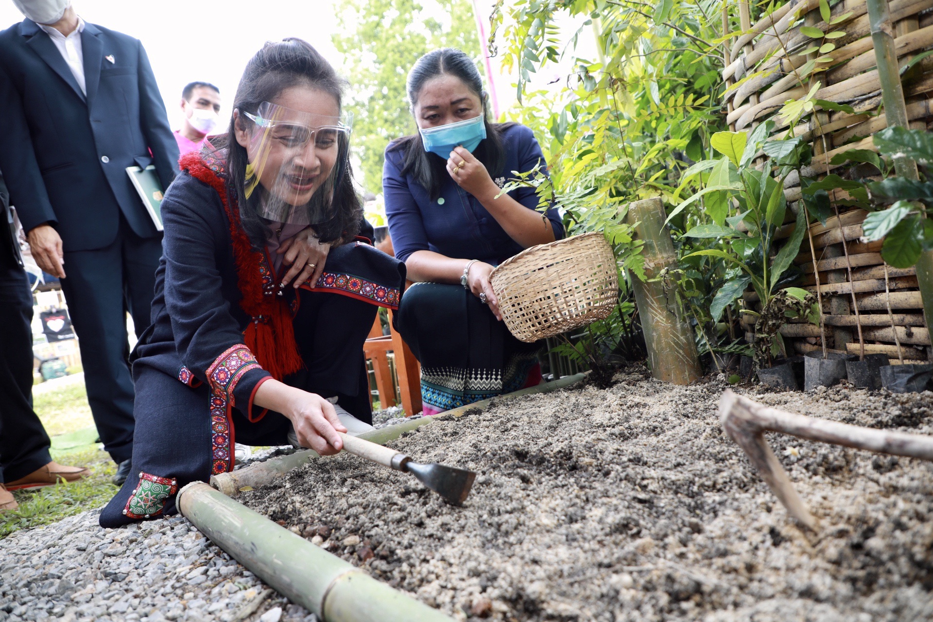 เสมา3 ฟิตจัด จับมือผู้สมัครภูมิใจไทยบุกลำปาง ชู "งาวโมเดล" ต้นแบบใช้เทคโนโลยีเพิ่มประสิทธิภาพการสื่อสาร-เรียนการสอนไร้พรมแดน ฝ่าโควิด-19