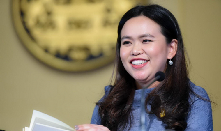 "นายกฯ" หนุน มาตรการสวมใส่ผ้าไทย สัปดาห์ละ 2 ครั้ง หวังสร้างรายได้เสริมให้ปชช. โยน "พช." เป็นเจ้าภาพหลัก