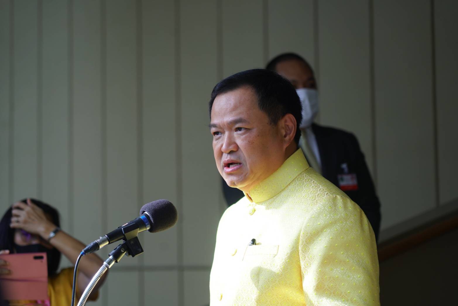 เป็นเรื่องของจิตสำนึก ! "อนุทิน" อัดโจ๋บุก ร.พ.เชียร์ผู้เสียหายเอาผิดให้ถึงที่สุด พร้อมกระตุกฝ่ายปกครอง "ต้องเอาจริง"