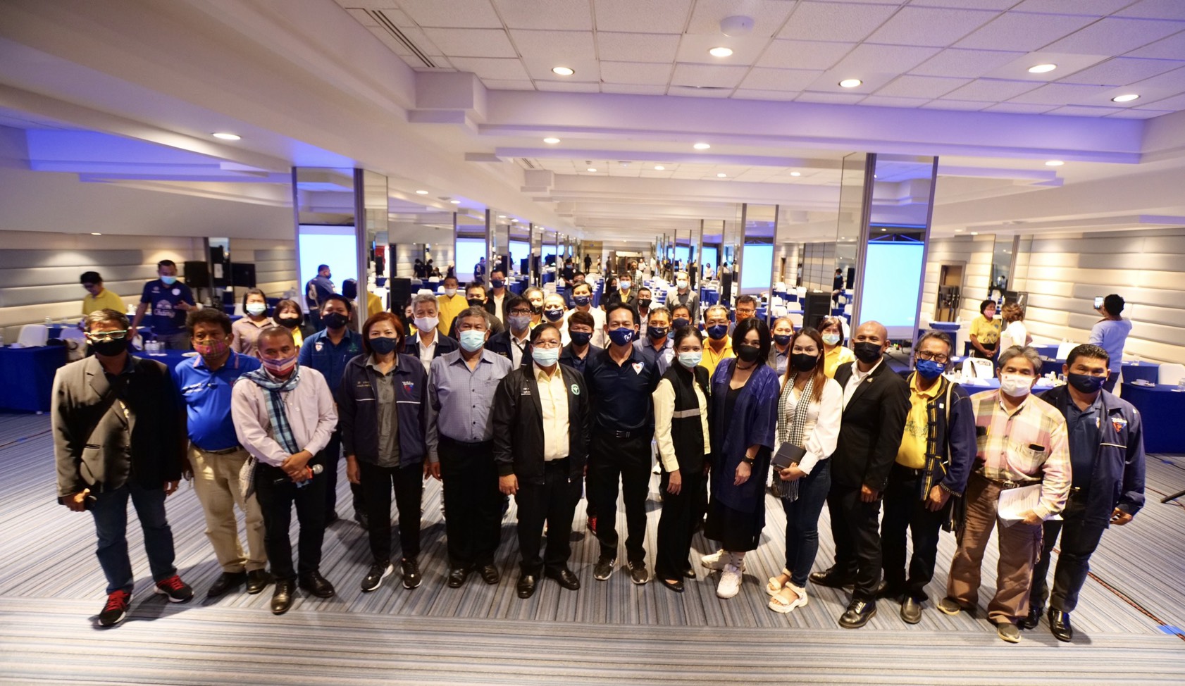 "พรรคภูมิใจไทย" เดินสายถึงคิวสายเขียวเลี้ยวมาที่บุรีรัมย์ สร้างความเข้าใจวิสาหกิจชุมชนเรื่องกัญชาทางการแพทย์