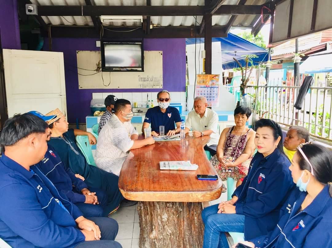 “ส.ส.มณฑล” ห่วงใยพี่น้องประชาชนลงพื้นที่พร้อมทีมงานเยี่ยมพบปะน้องประชาชนพร้อมติดตามการซ่อมบำรุงเครื่องดับเพลิงแบบฮาบหาม  เพื่อบรรเทาความเดือดร้อน