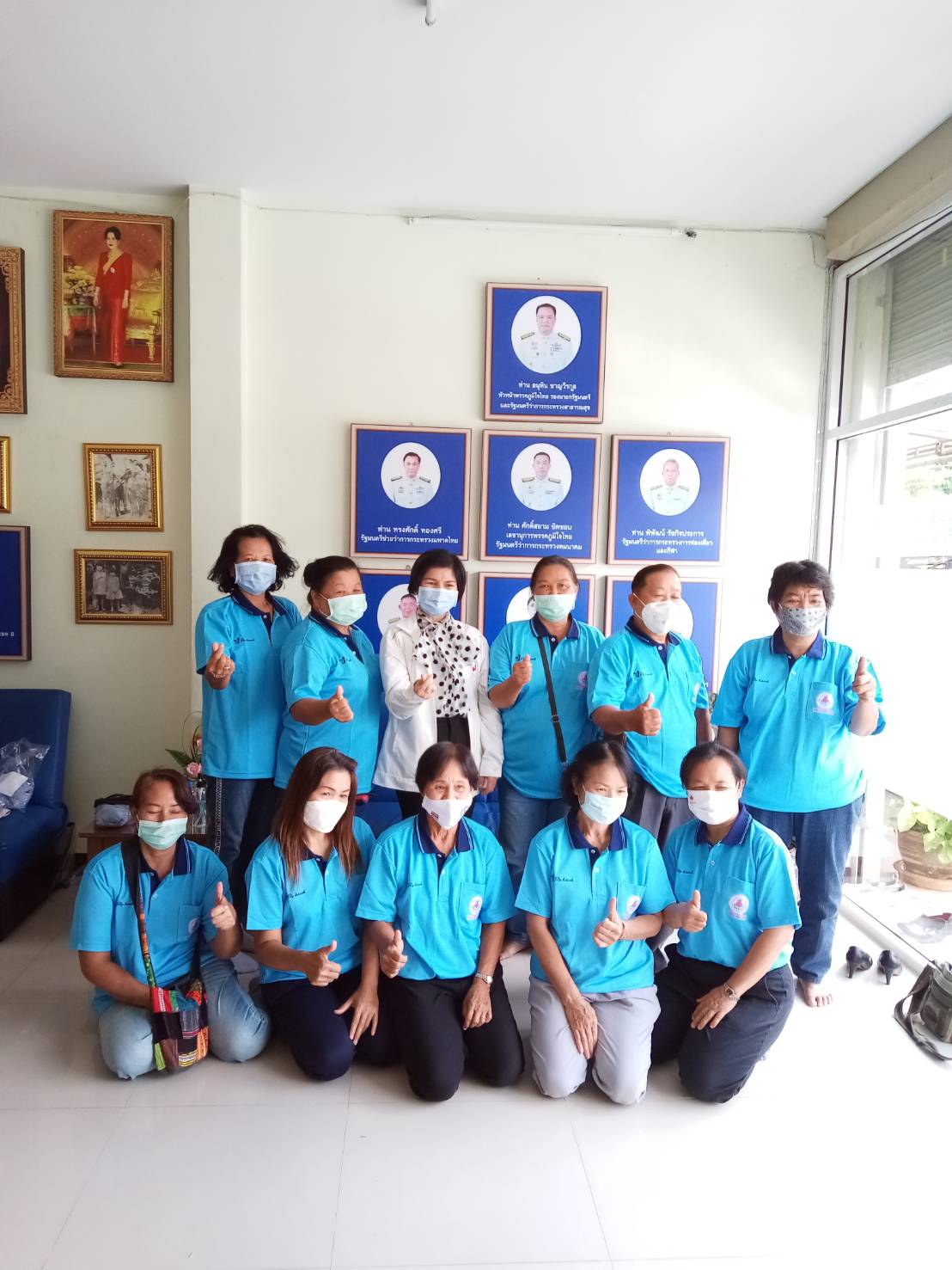 ‘ส.ส.ศรีนวล’ ลงพื้นที่เยี่ยมให้กำลังใจพบปะเจ้าหน้าที่ อสม. และอาสากู้ชีพในพื้นที่จ.เชียงใหม่