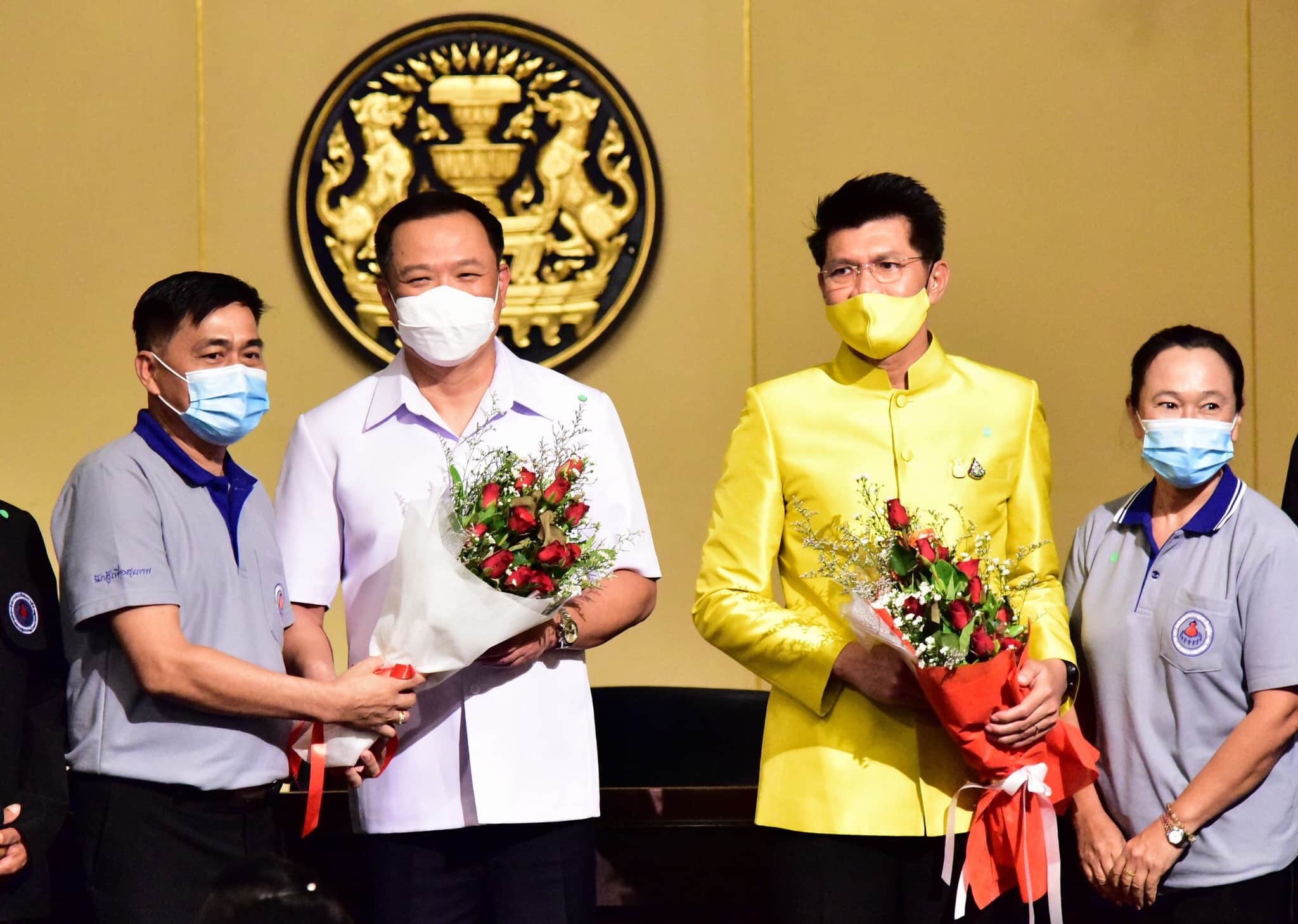 อสม.ถึงทำเนียบฯ ให้กำลังใจ "อนุทิน" สนับสนุนค่าเสี่ยงภัย 500 บาท/เดือน 