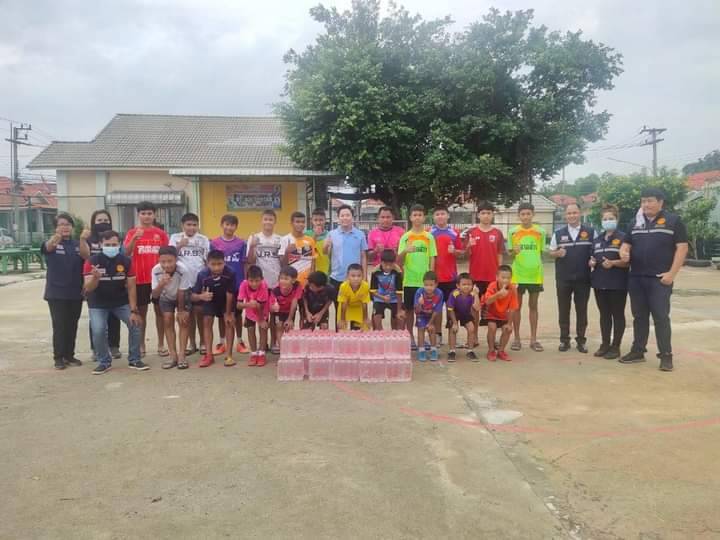 "ส.ส.อนาวิล" ลงพื้นที่ต่อเนื่อง พร้อมร่วมกิจกรรมและสนับสนุนด้านกีฬา ให้กับเด็ก ๆ ในพื้นที่เขต 3 ปทุมธานี พร้อมทั้งเยี่ยม ชาว อสม. และมอบรถวีลแชร์ให้กับผู้ป่วยที่ได้รับผลกระทบจากอุบัติเหตุ